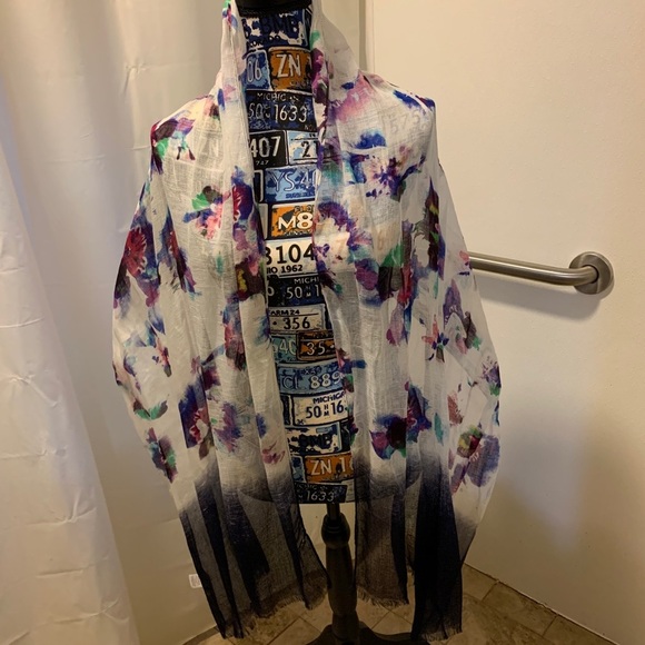 Coldwater Creek Viscose/Linen Blend Floral Print - Picture 4 of 9